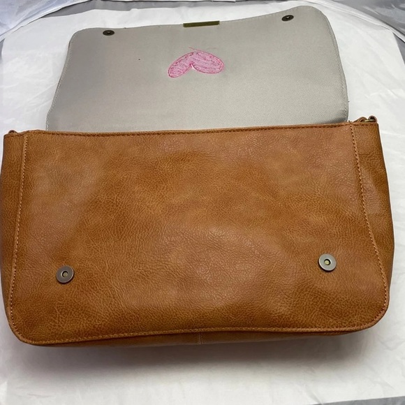 Embroidered Heart Crossybody Purse | Thirty-one | NWOT - Picture 2 of 5